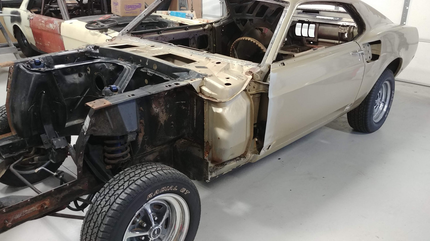 KNIGHT 69 FORD MUSTANG